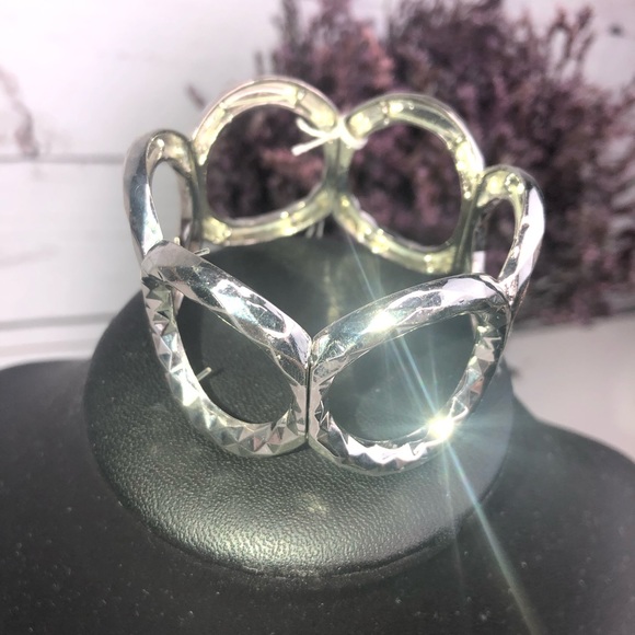 Nine West Silver Round Stretch Bracelet NWT - Picture 2 of 4